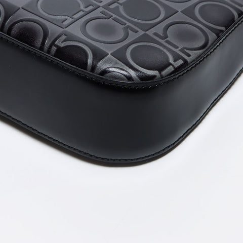 Salvatore Ferragamo徽标Gancini皮革手提包黑色WS12067