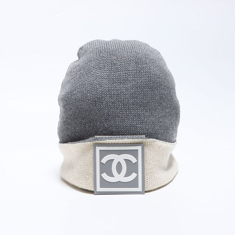 Chanel Sports Line Reversible Logo Cap en tricot gris WS12101