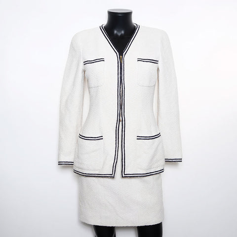 Taille de Chanel: 36 1995 Tweed en cuir Suit White WS12103