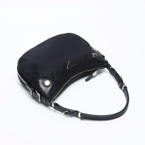 Prada Leather Nylon Triangle徽标标签银色金属流浪汉肩袋黑色WS12106