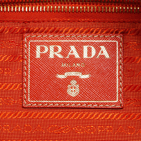 Prada Nylon徽标一个肩膀流浪肩袋橙色WS12133