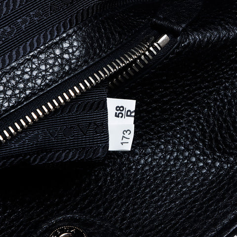 Prada Freon Pocket Leather Silver Hardware Triangle徽标标签手提袋黑色WS12148