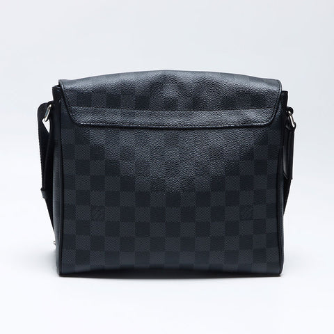 Louis Vuitton 2016 Damier Graphite District PM肩带黑色WS12151