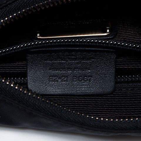 Salvatore Ferragamo Nylon Vara丝带一条肩膀肩带黑色WS12161