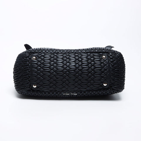 miu miu miu Matterasse皮革允许邮袋肩带黑色WS12173