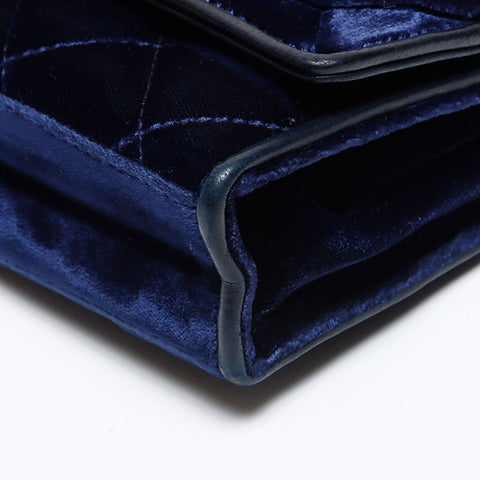 香奈儿Camellia Matelasse Velor肩带海军WS12250