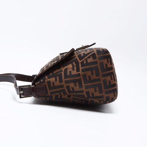Fendi Zucca图案妈妈桶肩袋棕色WS12389