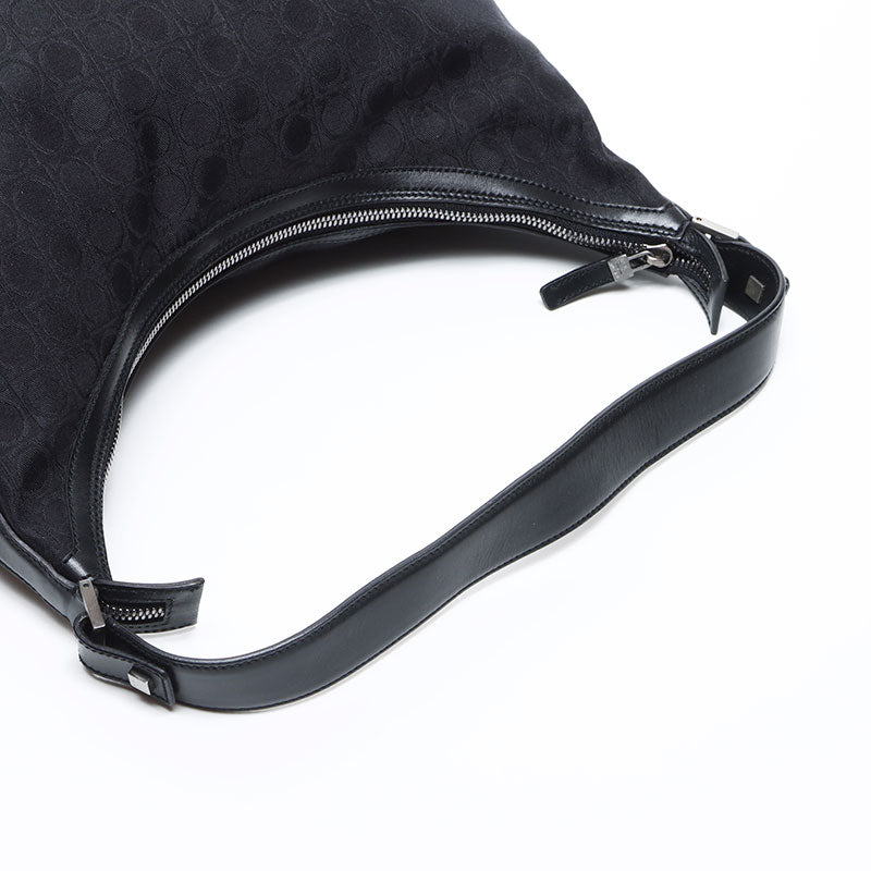 バッグ Ferragamo Gancini One Shoulder Bag Black Ferragamo Hobo Gancini-buckle Shoulder Bag | Black | FARFETCH