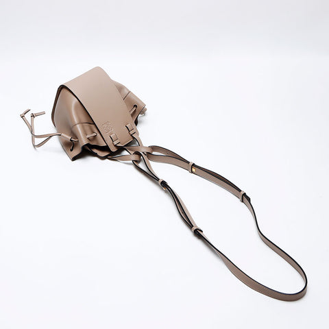 hängematte mini Loewe Hängematte Mini Leder Umhängetasche Beige WS12503 – NUIR VINTAGE