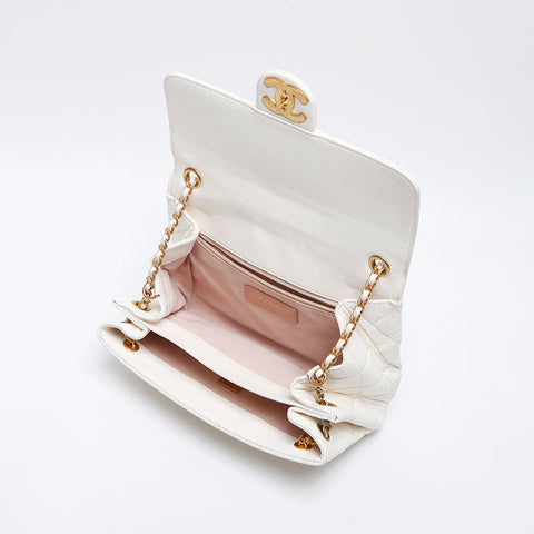 Chanel Leather Matelasse Chain Coco Mark 2020S IC Plaque d'épaule Plaque Blanc WS12543