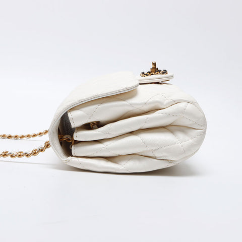 Chanel Leather Matelasse Chain Coco Mark 2020S IC Plaque d'épaule Plaque Blanc WS12543