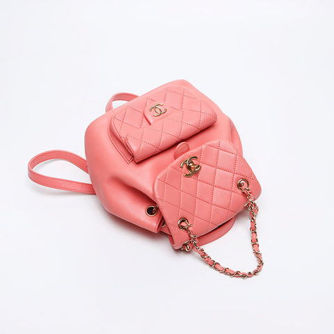 CHANEL Matelasse Lambskin Mini Chain Backpack Â· Daypack pink WS12771