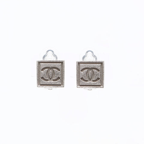 CHANEL 04P 2004 COCO Mark Square Earring Silver WS12873