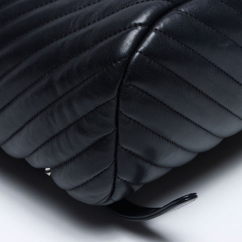 CHANEL 22 V Stitch Chain Backpack Â· Daypack black WS12896