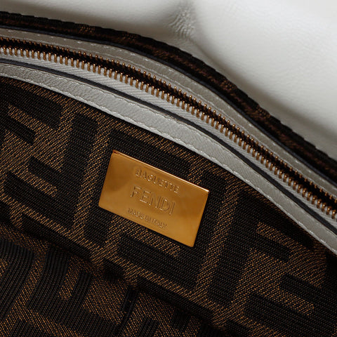 フェンディ FENDI マルチポケット レザー バケット ショルダーバッグ ホワイト WS12944