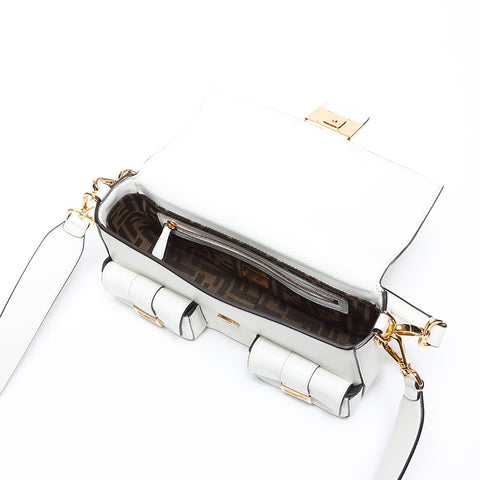 フェンディ FENDI マルチポケット レザー バケット ショルダーバッグ ホワイト WS12944
