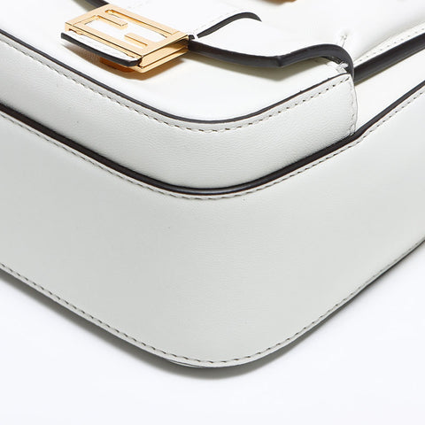 フェンディ FENDI マルチポケット レザー バケット ショルダーバッグ ホワイト WS12944