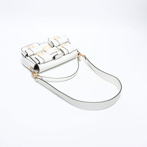 フェンディ FENDI マルチポケット レザー バケット ショルダーバッグ ホワイト WS12944