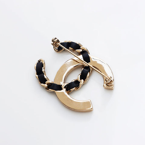 CHANEL B19S 2019 COCO Mark Rhinestone Leather Brooch gold WS13009