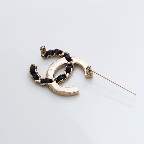 CHANEL B19S 2019 COCO Mark Rhinestone Leather Brooch gold WS13009