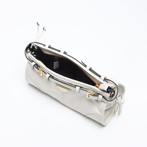 プラダ PRADA レザー ロゴ　ソフトルックスレザー ショルダーバッグ ホワイト WS13088