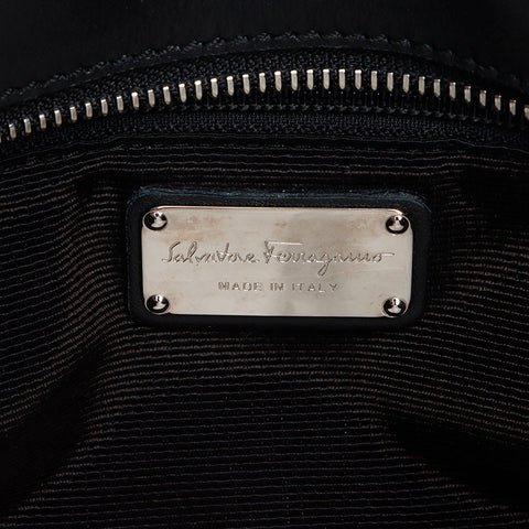 サルヴァトーレフェラガモ Salvatore Ferragamo ガンチーニ エンボス加工 シルバー金具 ハンドバッグ ブラック WS13122