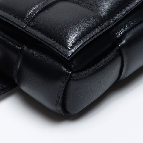 ボッテガヴェネタ BOTTEGAVENETA マキシイントレチャート パデットカセット レザーショルダー ショルダーバッグ ブラック WS13161