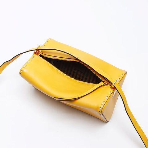 フェンディ FENDI トライアングル セレリア ショルダーバッグ イエロー WS13163