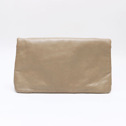 バレンシアガ BALENCIAGA ジャイアント エンべローブ レザー ゴールド金具 186182 クラッチバッグ ベージュ WS13211