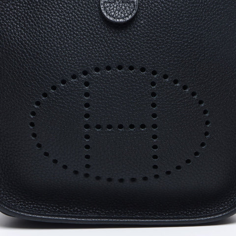 HERMES Evelyn TPM Y stamp Togo Amazon Shoulder Bag black WS13300