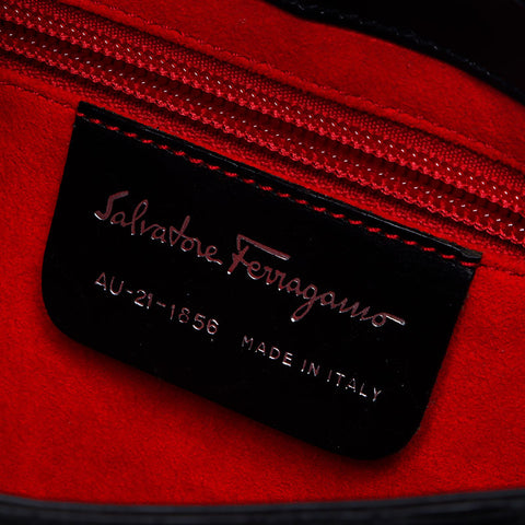 サルヴァトーレフェラガモ Salvatore Ferragamo ガンチーニ 型押し レザー ショルダーバッグ ブラック WS13307