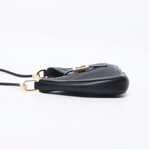 GUCCI Canvas logo Shoulder Bag black WS13308