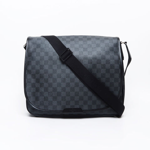 LOUIS VUITTON 2012 Damier Graphite District PM NM Shoulder Bag black WS13312