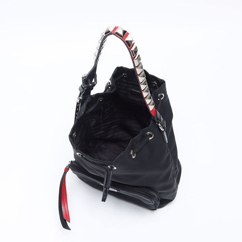 PRADA Triangle Logo Nylon Studs Mini Sac à Cordon Studs Sac à Bandoulière noir WS13560