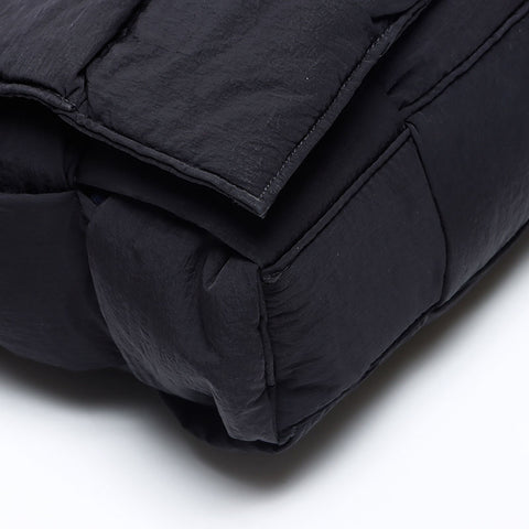 ボッテガヴェネタ BOTTEGAVENETA カッセト テック ナイロン ショルダーバッグ ブラック WS13708