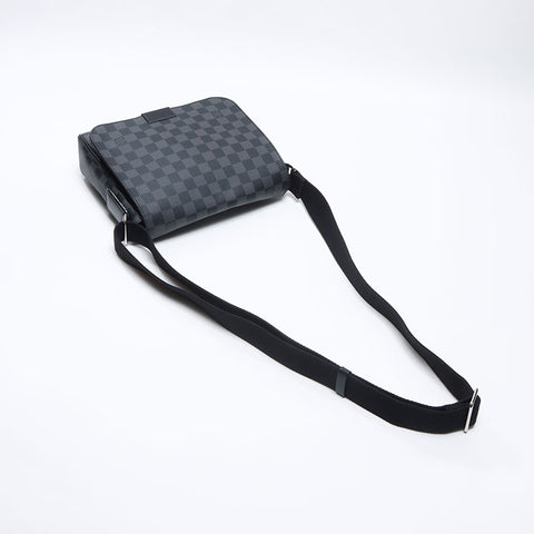 ルイ・ヴィトン LOUIS VUITTON ディストリクト ダミエ・グラフィット ショルダーバッグ ブラック WS13767
