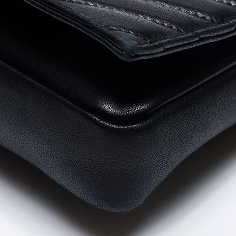 イヴ・サンローラン YVES SAINT LAURENT ステッチ ソフトレザー チェーンロゴ ショルダーバッグ ブラック WS13777