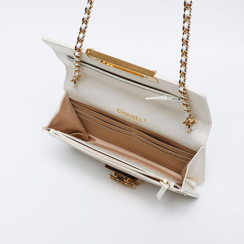 シャネル CHANEL 19番台 2014年 ココマーク チェーンウォレット ラムスキン ショルダーバッグ ホワイト WS13779