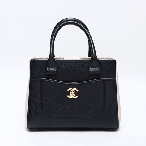 シャネル CHANEL 24番台 2016-2017 ミニ エグゼスティブトート ハンドバッグ ホワイト ブラック WS13780