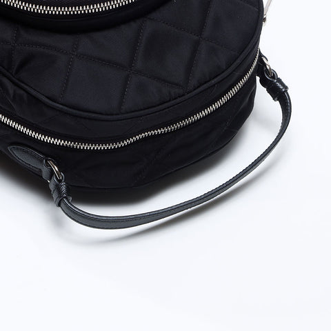 PRADA Quilted nylon Backpack Â· Daypack black WS13817