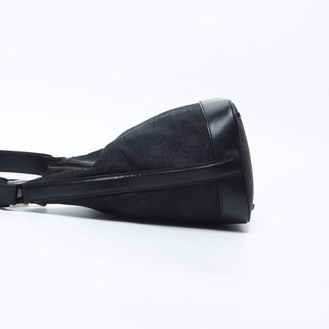 Salvatore Ferragamo Gancini Shoulder Bag Shoulder Bag black WS13875