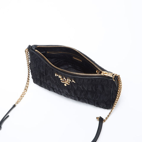 プラダ PRADA テスート ゴーフル ショルダーバッグ ブラック