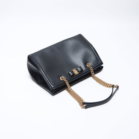 サルヴァトーレフェラガモ Salvatore Ferragamo ヴァラ レザー チェーン ハンドバッグ ブラック WS13897