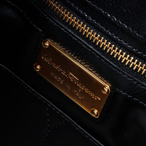 サルヴァトーレフェラガモ Salvatore Ferragamo ヴァラ レザー チェーン ハンドバッグ ブラック WS13897