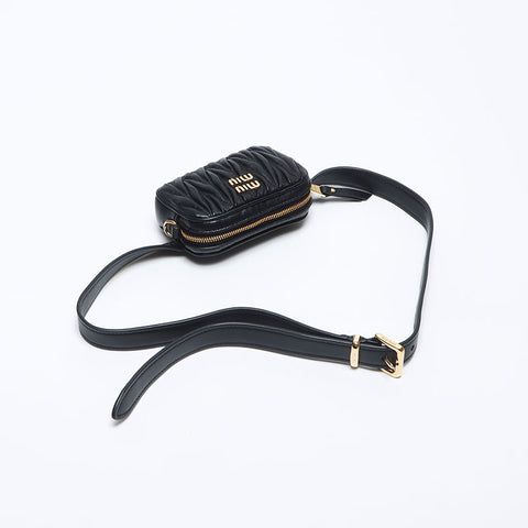 Miu Miu Matelasse Mini-Gürteltasche Gürteltasche schwarz WS13940
