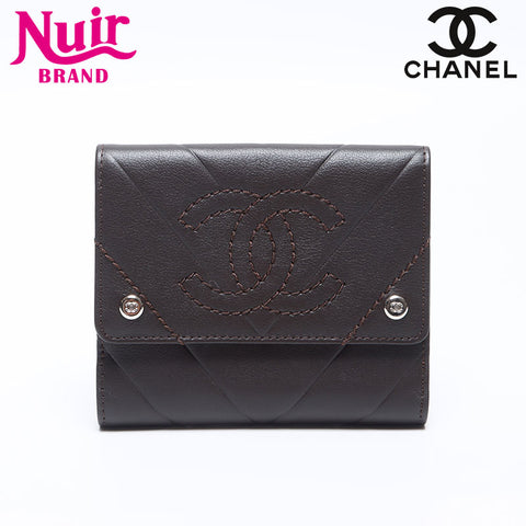 Chanel Chanel 10. Einheit 2005-2006 Coco-Marke Tri-Fold Wallet Braun WS14003