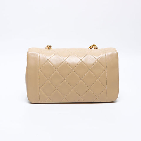 シャネル CHANEL 1985-1993年 1番台 ラムスキン ダイアナ マテラッセ チェーン ショルダーバッグ ベージュ WS14052