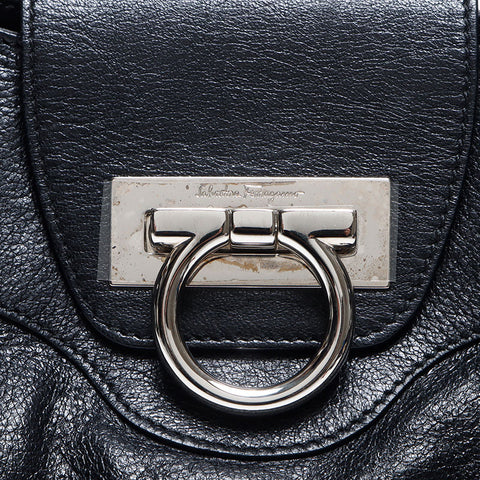 Salvatore Ferragamo Gancini leather Shoulder Bag black WS14099