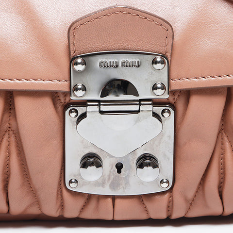 ミュウ ミュウ Miu Miu マテラッセ PATTINA レザー チェーン ショルダーバッグ ベージュ WS14210
