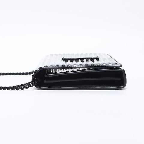 イヴ・サンローラン YVES SAINT LAURENT パテントレザー ルル エナメル ロゴ チェーン ショルダーバッグ ブラック WS14235